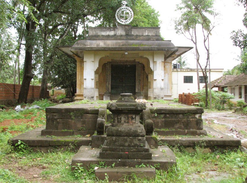 Shri Chandraprabha Digambara Jain Temple, Palakkad, Kerala - Vushii.com Shri Chandraprabha Digambara Jain Temple, Palakkad, Kerala - Vushii.com